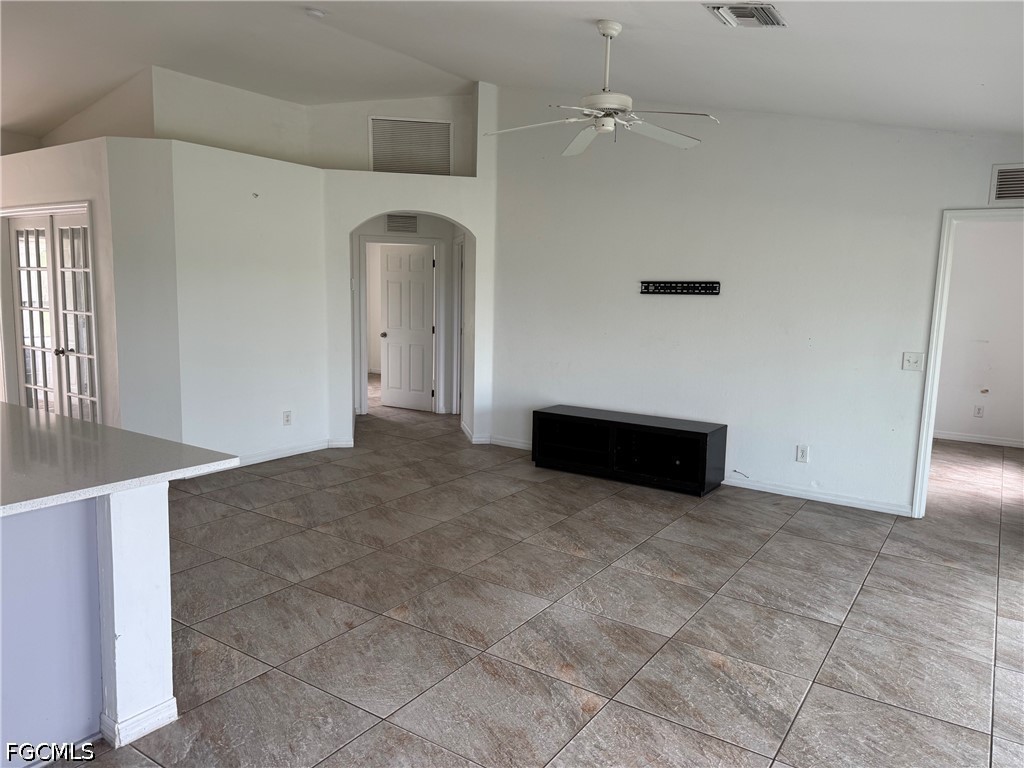 3 Bed SingleFamilyResidence for Sale in Lehigh Acres, photo 6