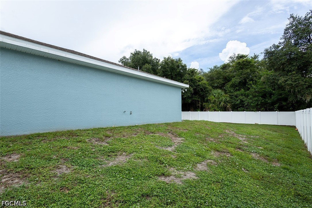 3 Bed SingleFamilyResidence for Sale in Mirror Lakes, photo 6