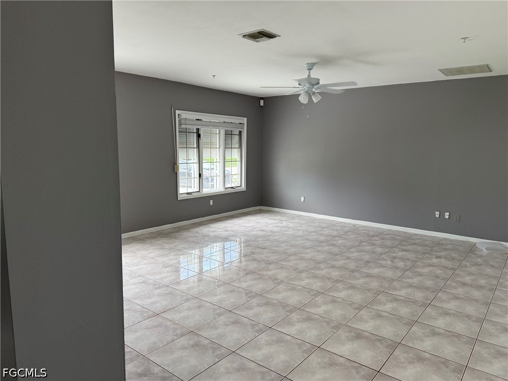 6 Bed SingleFamilyResidence for Sale in Lehigh Acres, photo 6