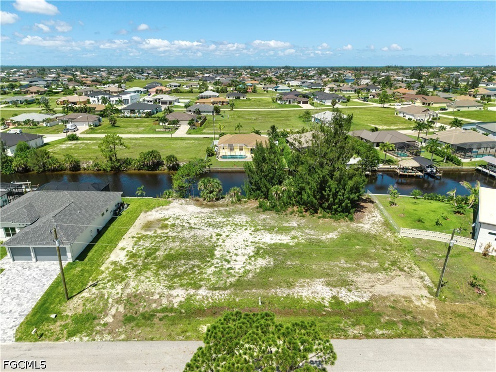 Waterfront Home for Sale in Cape Coral, photo 6