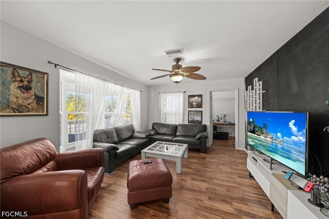 3 Bed Pool Home for Sale in Bokeelia, photo 6