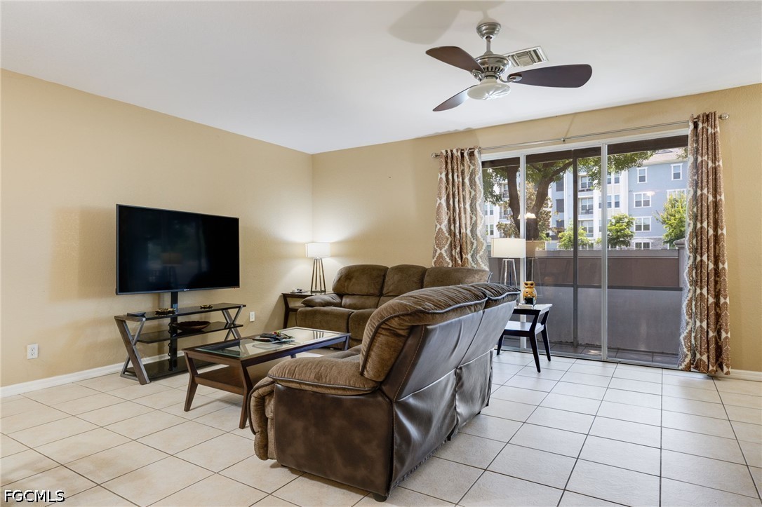3 Bed SingleFamilyResidence for Sale in Fort Myers, photo 6