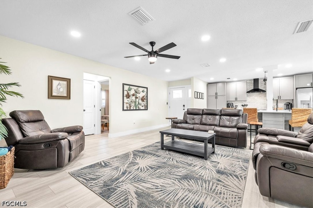 3 Bed Pool Home for Sale in Port Charlotte, photo 6