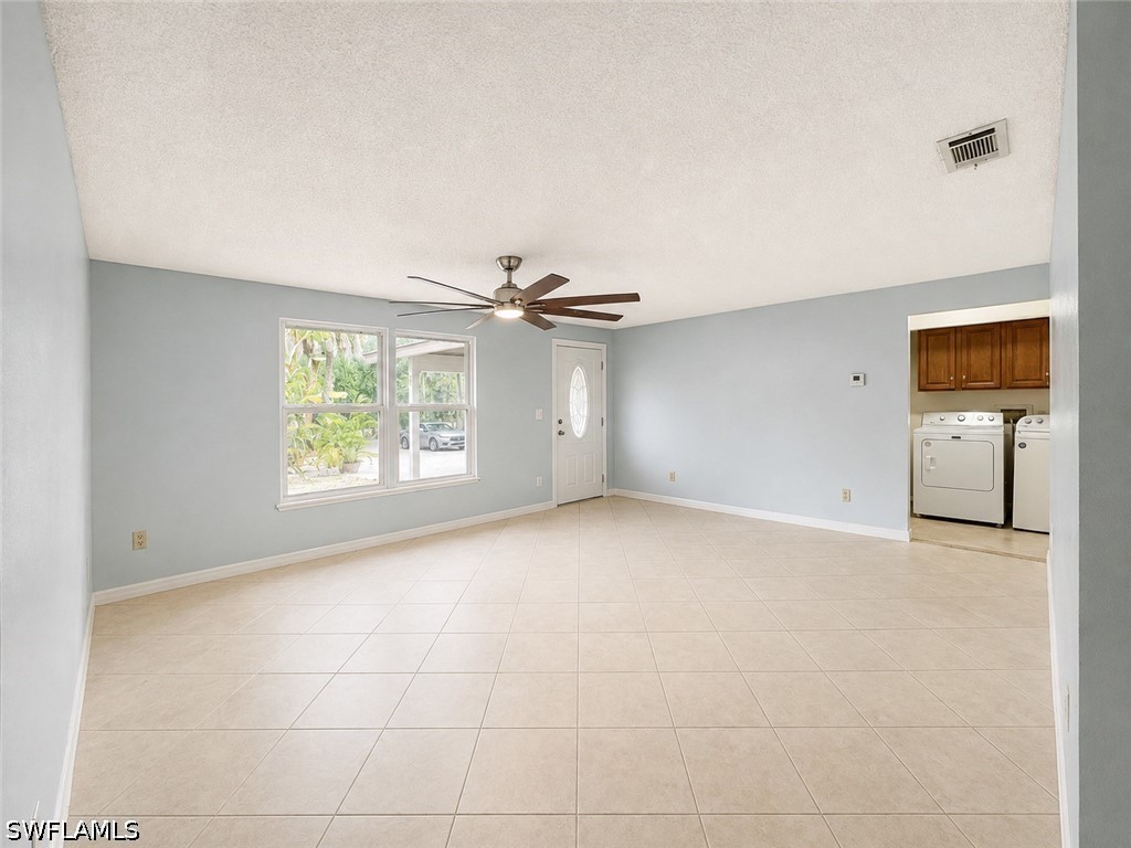 3 Bed SingleFamilyResidence for Sale in Naples, photo 6