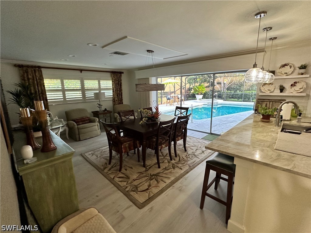4 Bed Pool Home for Sale in Park Shore, photo 6