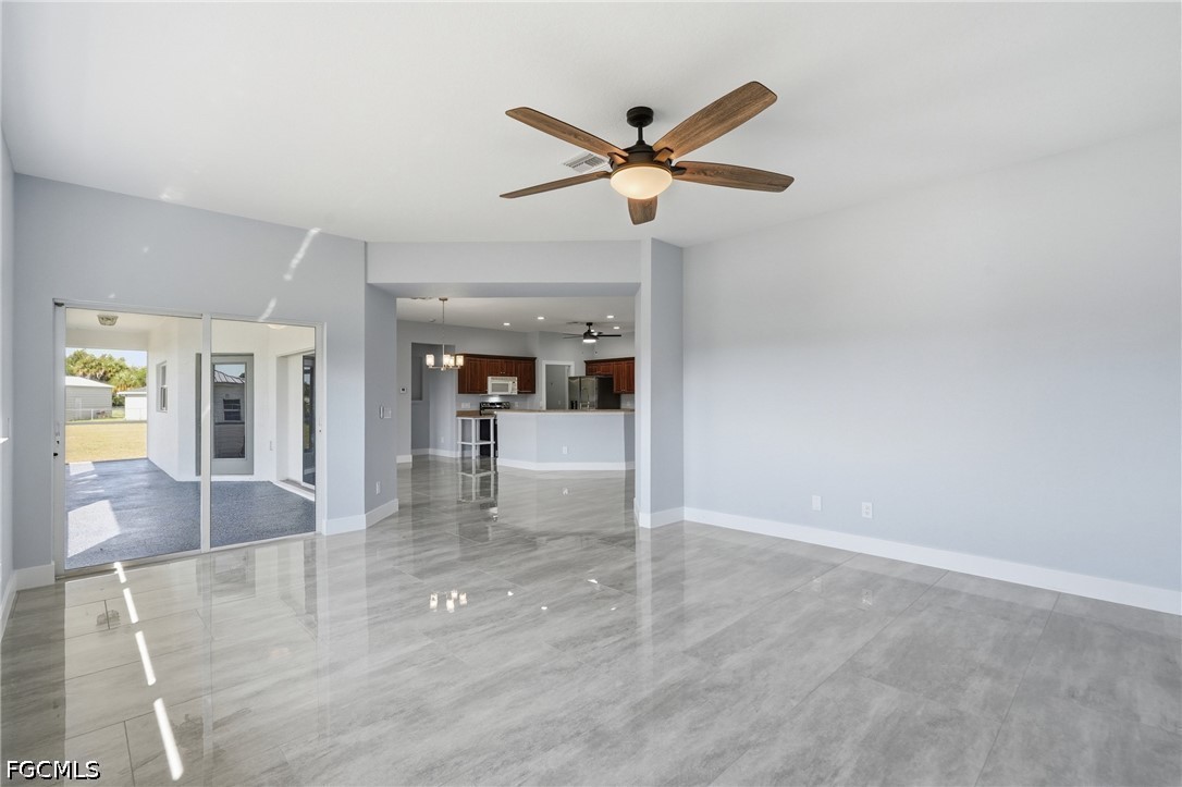 3 Bed SingleFamilyResidence for Sale in Port Labelle, photo 6