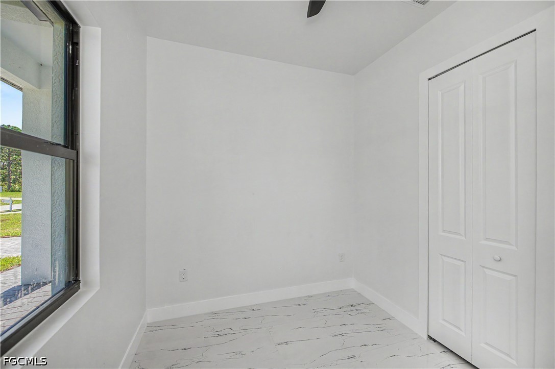 3 Bed SingleFamilyResidence for Sale in Lehigh Acres, photo 6