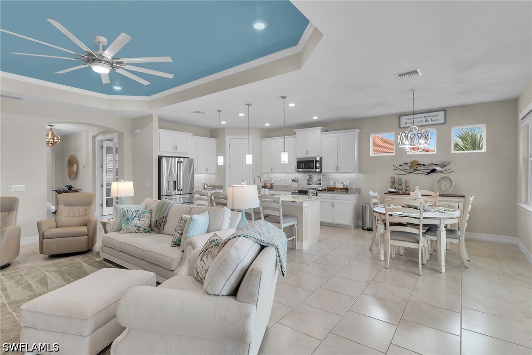 3 Bed Pool Home for Sale in Naples, photo 6