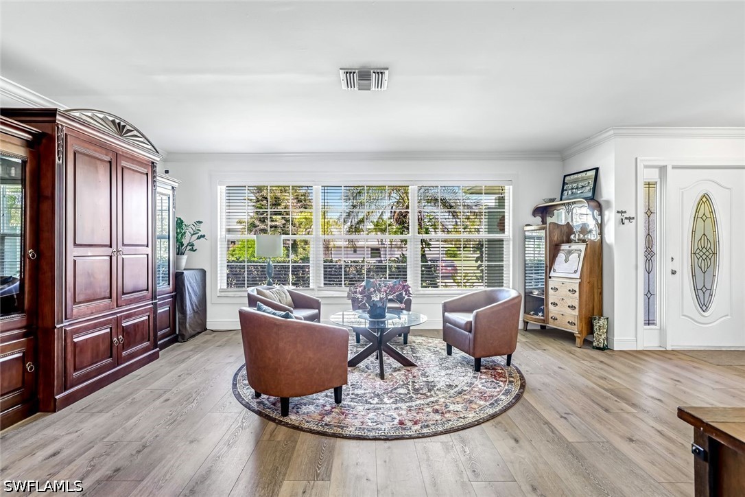 3 Bed Waterfront Home for Sale in Naples, photo 6