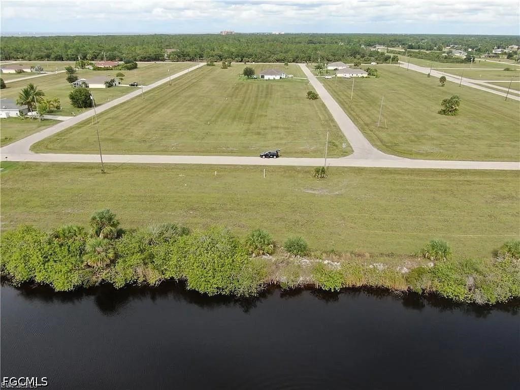 Waterfront Home for Sale in Cape Coral, photo 6