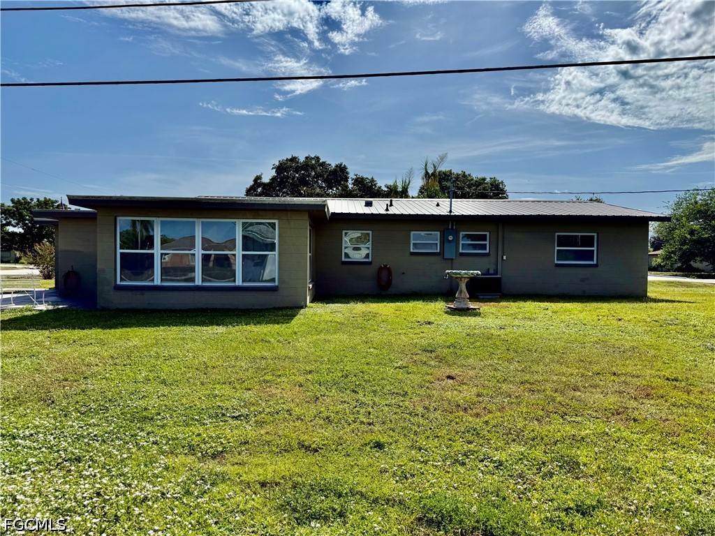 2 Bed SingleFamilyResidence for Sale in Lehigh Acres, photo 6