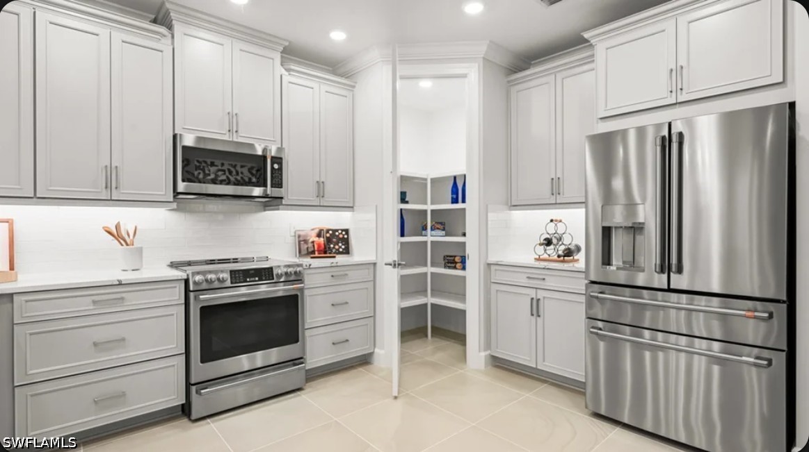 2 Bed Waterfront Home for Sale in Naples, photo 6