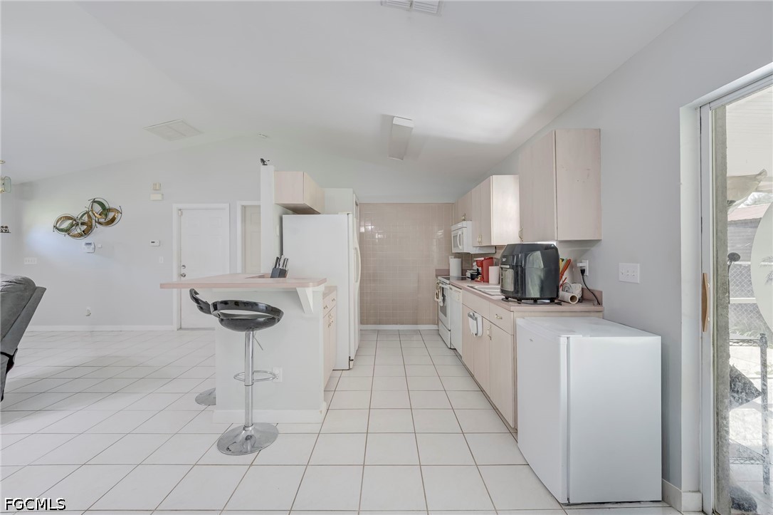 3 Bed SingleFamilyResidence for Sale in Lehigh Acres, photo 6