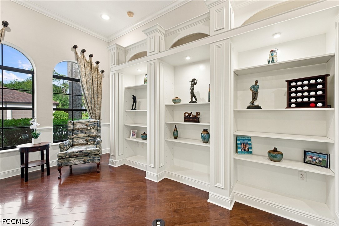 3 Bed Pool Home for Sale in Country Club, photo 6