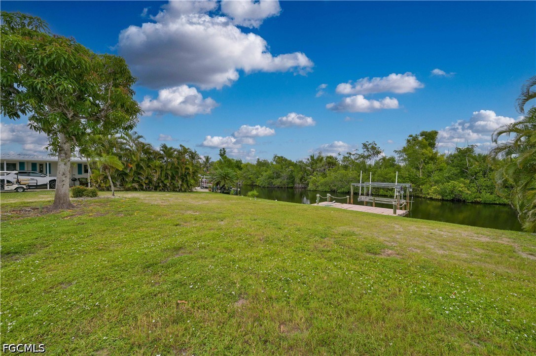 Waterfront Home for Sale in Bayside Estates, photo 6