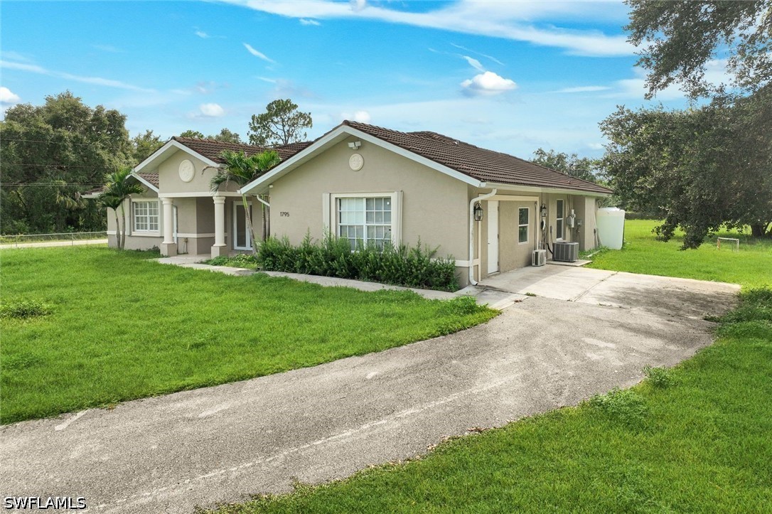 3 Bed Pool Home for Sale in Golden Gate Estates, photo 6