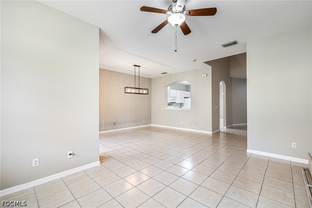 3 Bed Townhouse for Sale in Heatherstone, photo 6