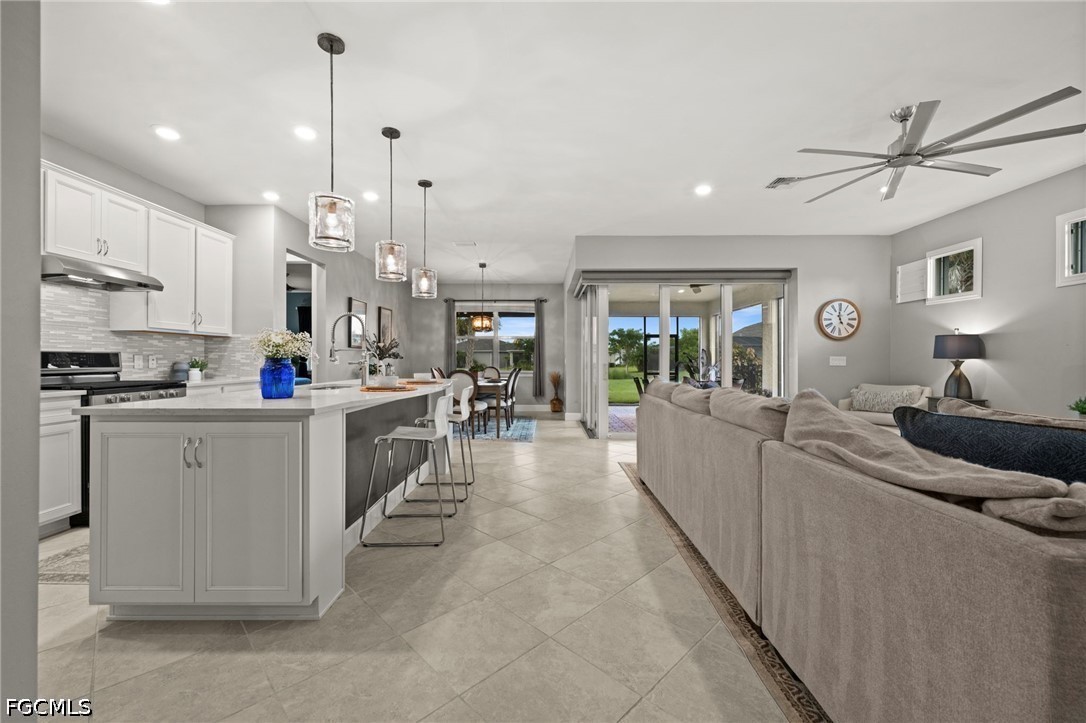 3 Bed Waterfront Home for Sale in Parkside, photo 6
