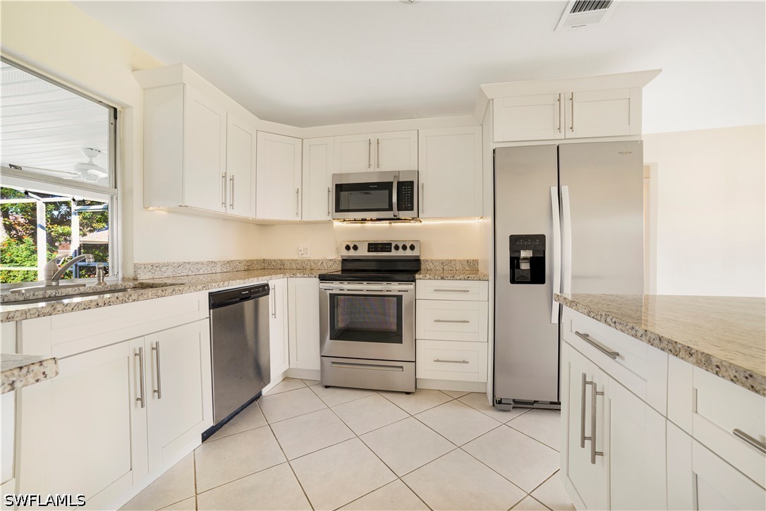 3 Bed Pool Home for Sale in Cape Coral, photo 6