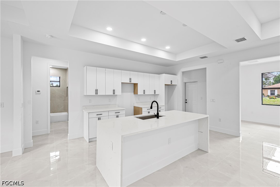 3 Bed SingleFamilyResidence for Sale in Lehigh Acres, photo 6