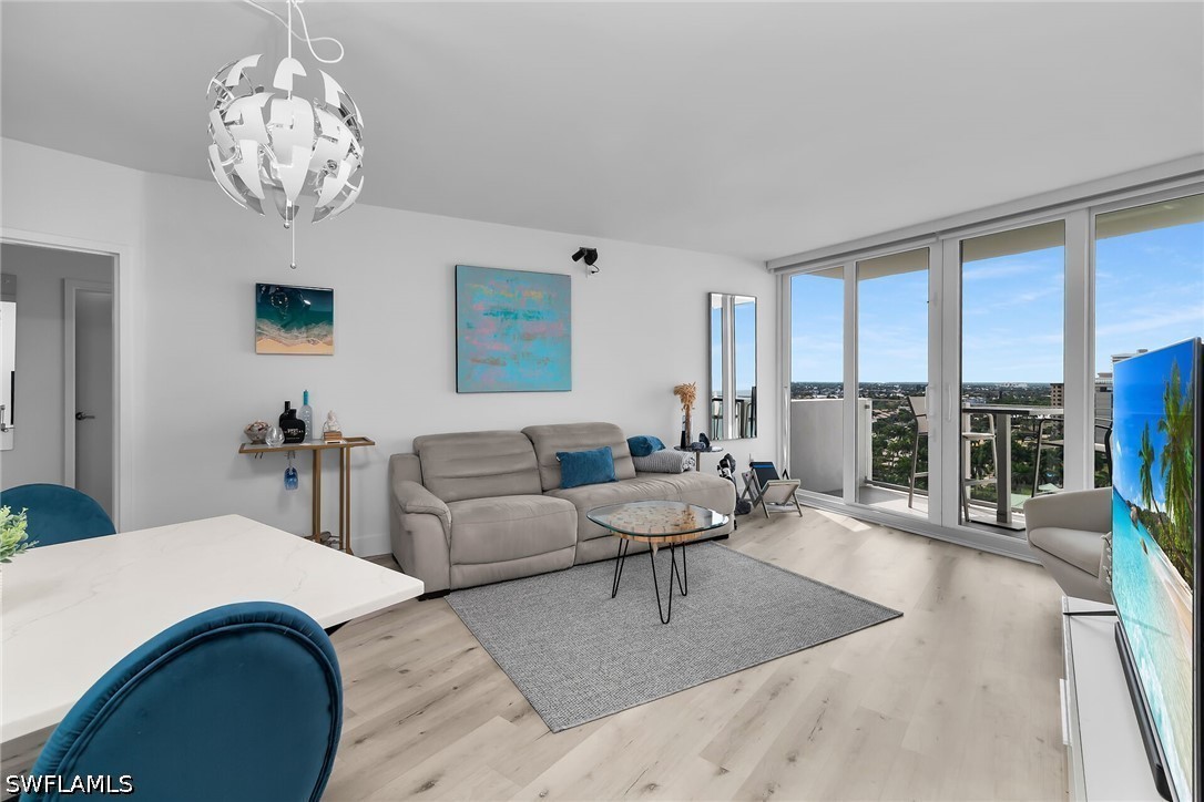 2 Bed Waterfront Home for Sale in Marco Island, photo 6