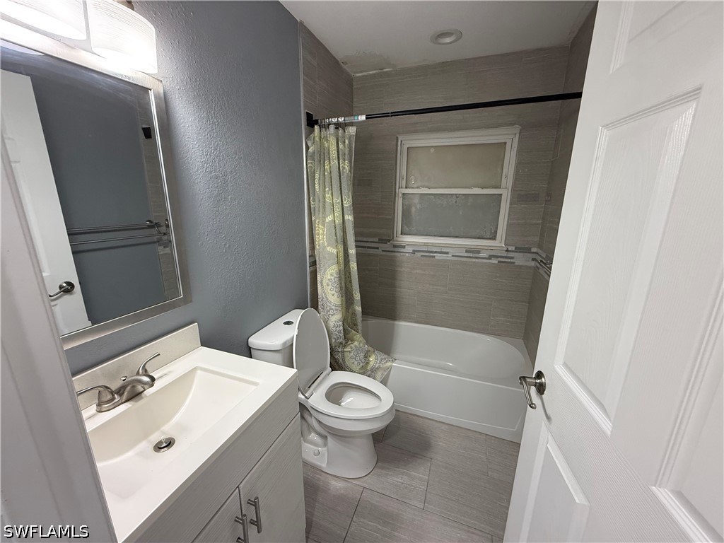 3 Bed SingleFamilyResidence for Sale in San Carlos Park, photo 6