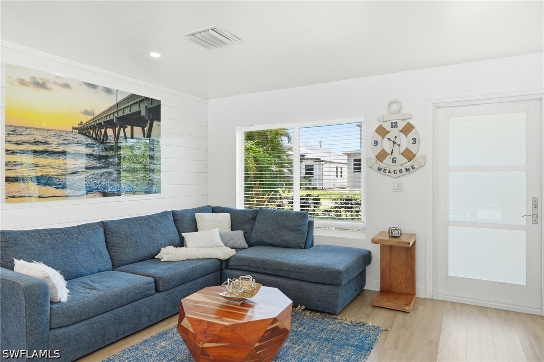 4 Bed Pool Home for Sale in Hallendale, photo 6
