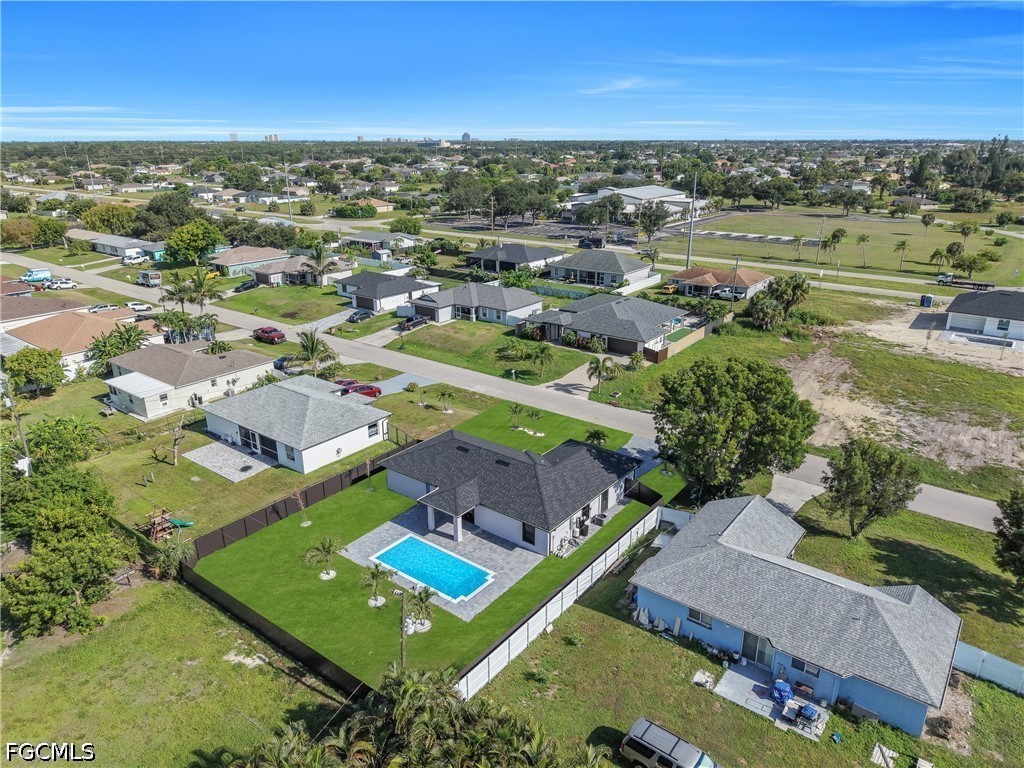 3 Bed Pool Home for Sale in Cape Coral, photo 6