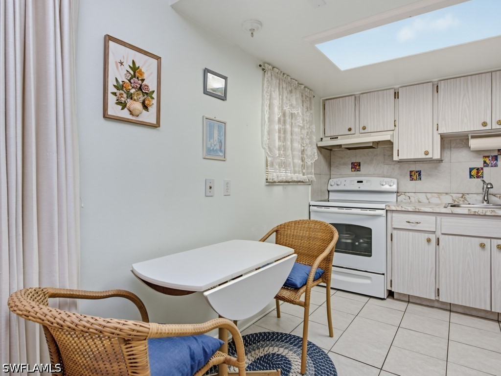 2 Bed Waterfront Home for Sale in Marco Island, photo 6