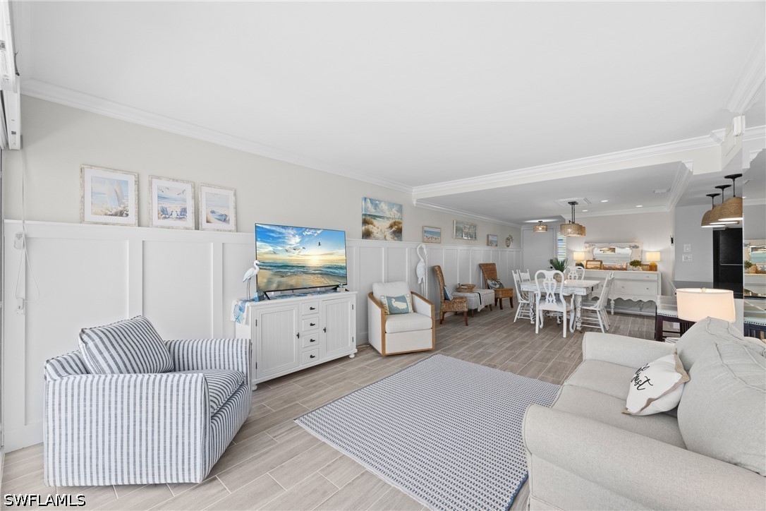 2 Bed Pool Home for Sale in Naples Continental, photo 6