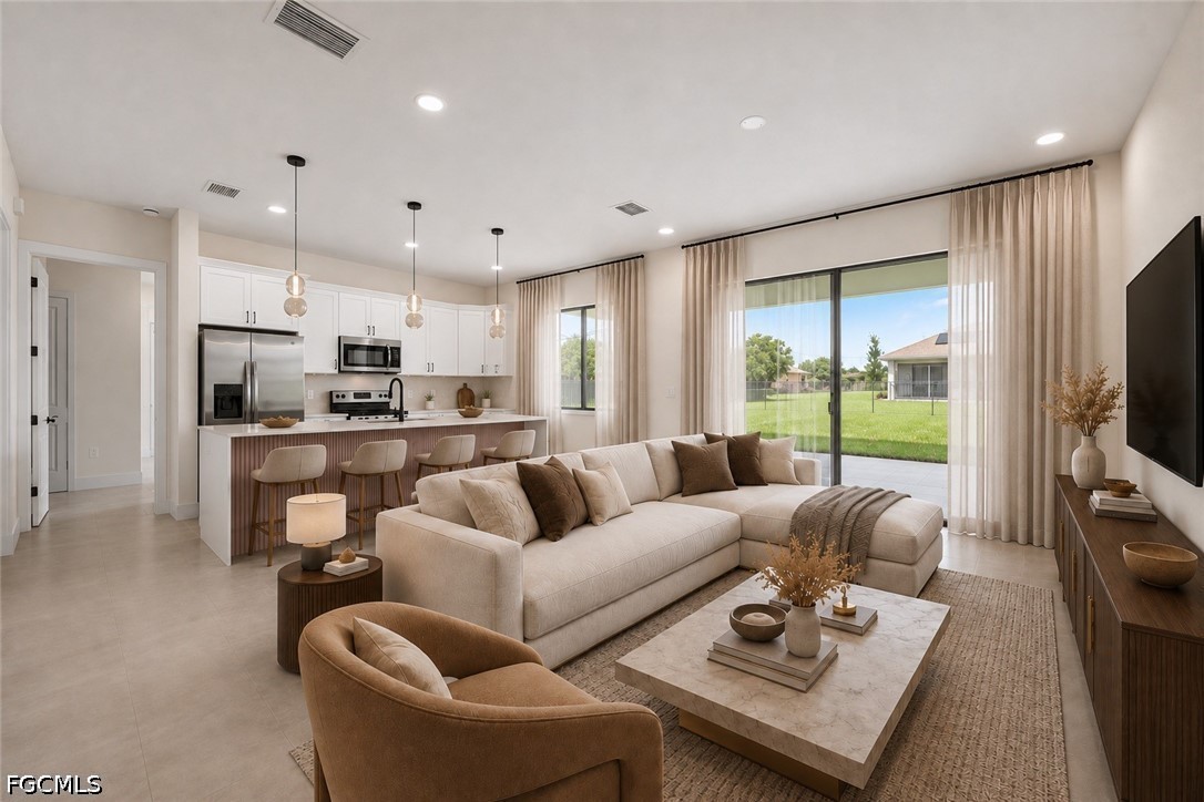 3 Bed SingleFamilyResidence for Sale in Cape Coral, photo 6