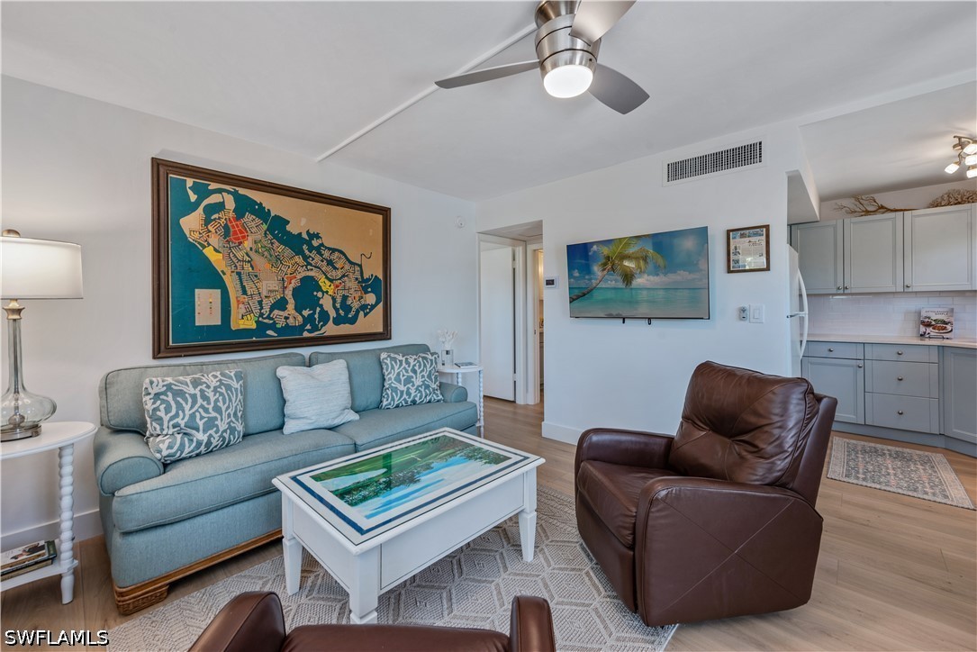 1 Bed Waterfront Home for Sale in Marco Island, photo 6