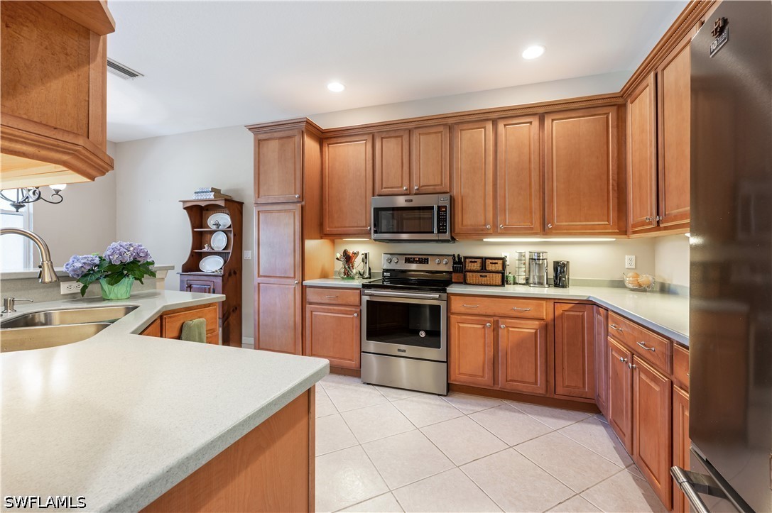 5 Bed SingleFamilyResidence for Sale in Naples, photo 6