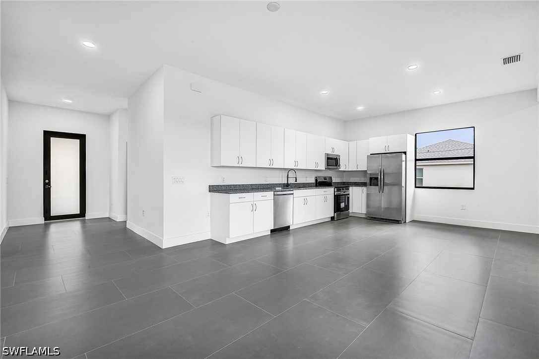4 Bed SingleFamilyResidence for Sale in Cape Coral, photo 6