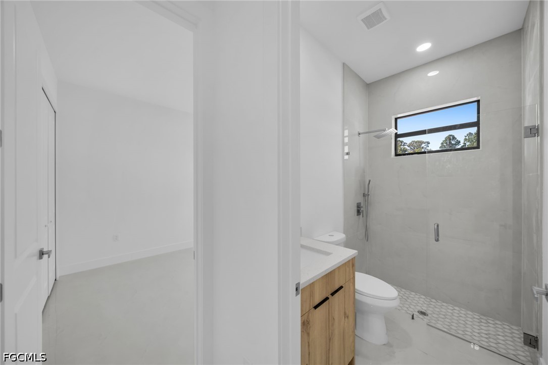 3 Bed SingleFamilyResidence for Sale in Lehigh Acres, photo 6