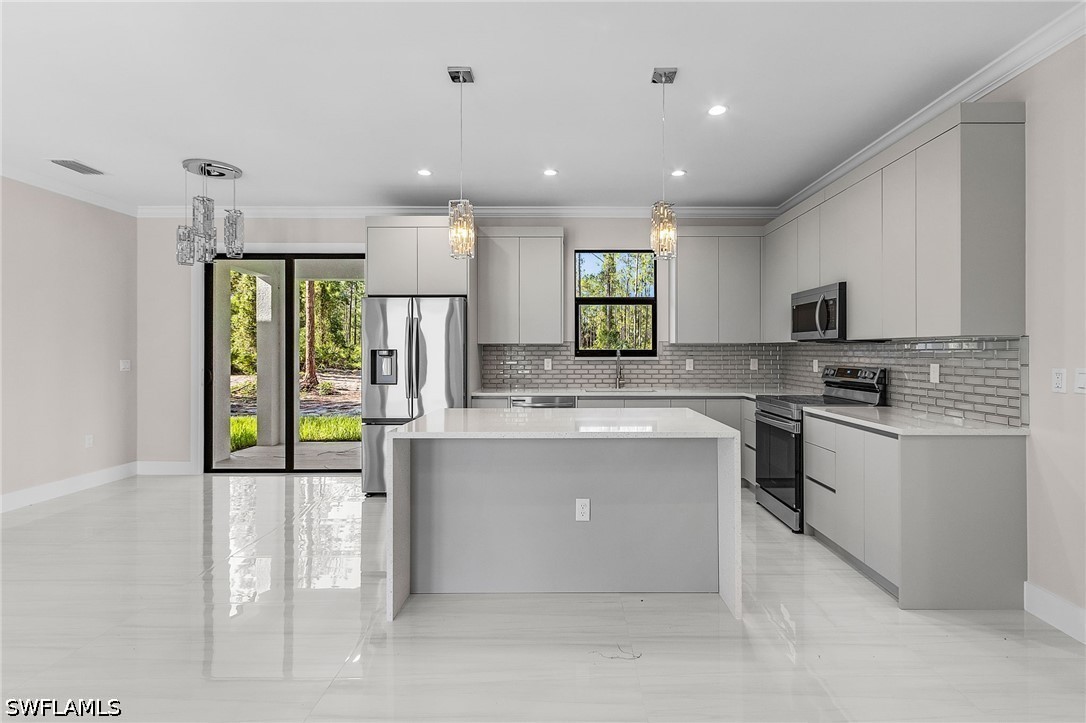 3 Bed SingleFamilyResidence for Sale in Naples, photo 6