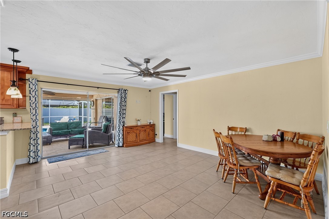 3 Bed Pool Home for Sale in Cape Coral, photo 6