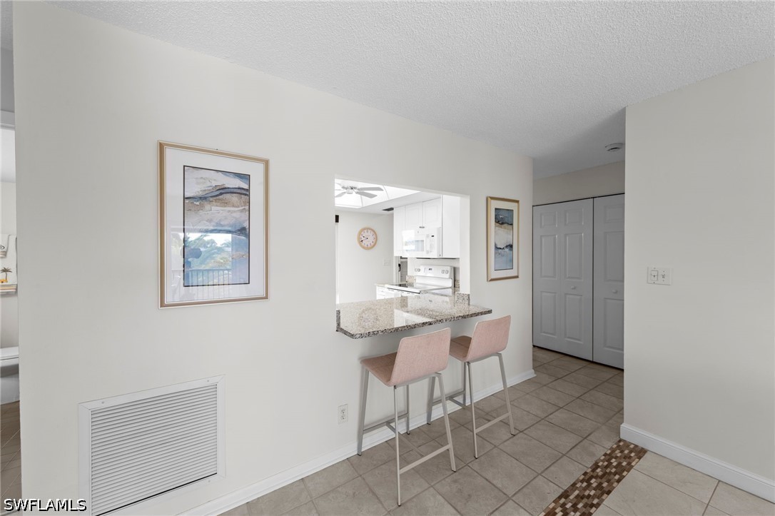 2 Bed Condominium for Sale in Naples, photo 6