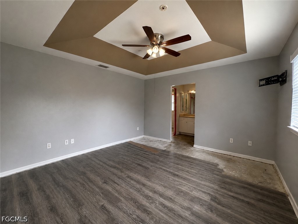 3 Bed SingleFamilyResidence for Sale in Lehigh Estates, photo 6