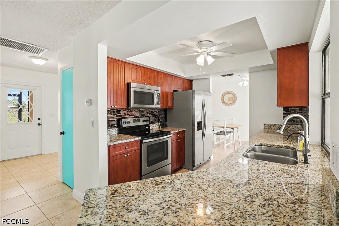 3 Bed Pool Home for Sale in Fort Myers, photo 6
