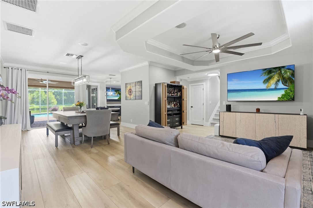 5 Bed Pool Home for Sale in Stoneybrook, photo 6