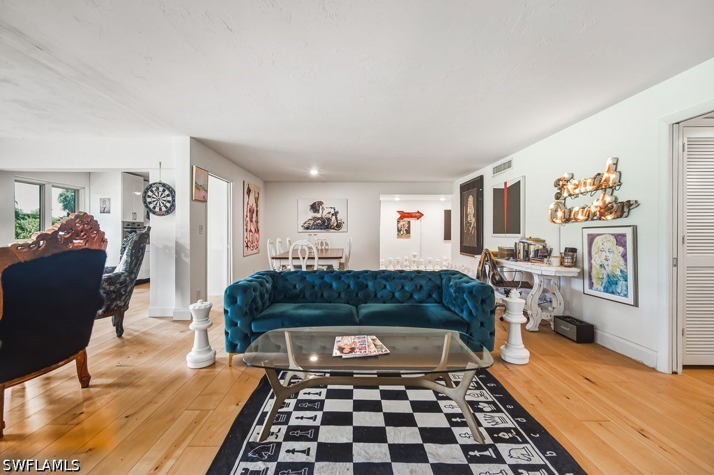 2 Bed Condominium for Sale in Naples, photo 6