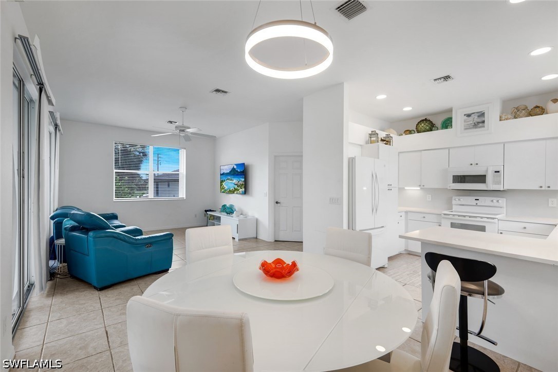 3 Bed SingleFamilyResidence for Sale in Imperial Shores, photo 6