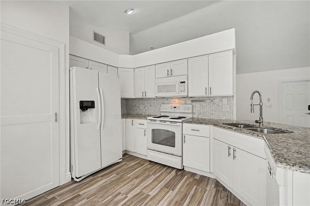 3 Bed Pool Home for Sale in Cape Coral, photo 6