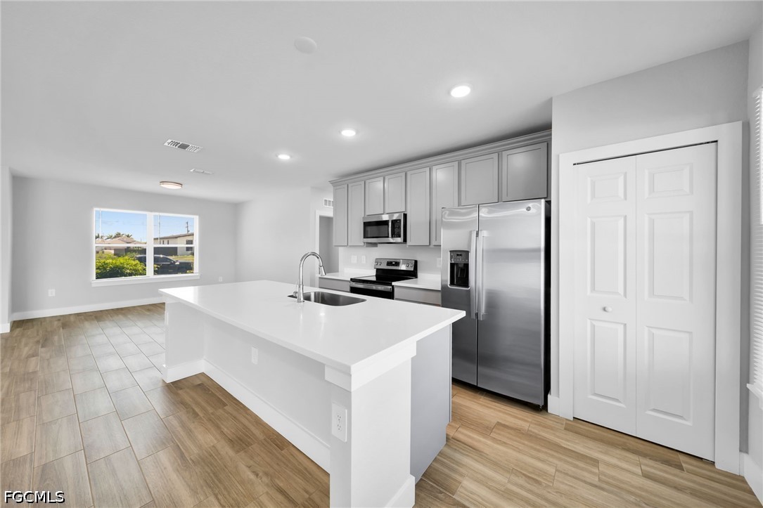 3 Bed SingleFamilyResidence for Sale in Cape Coral, photo 6