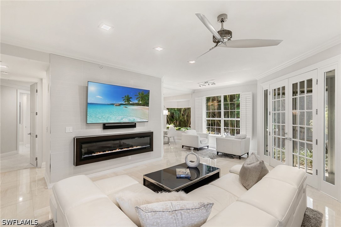3 Bed Condominium for Sale in Colonade, photo 6