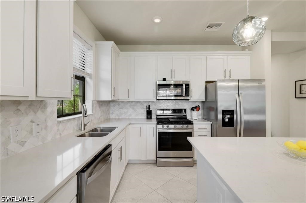 2 Bed Waterfront Home for Sale in Fort Myers, photo 6
