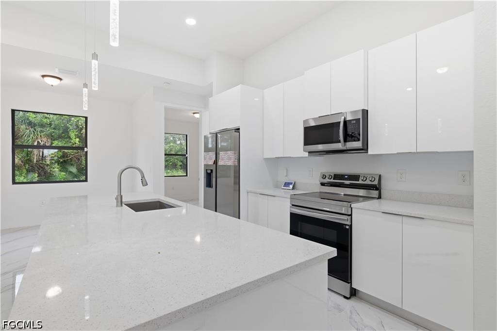 4 Bed SingleFamilyResidence for Sale in Lehigh Acres, photo 6