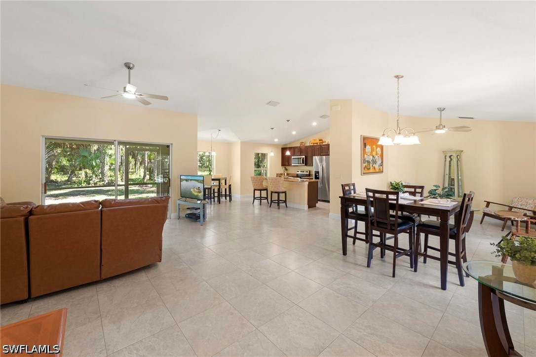 3 Bed SingleFamilyResidence for Sale in Naples, photo 6