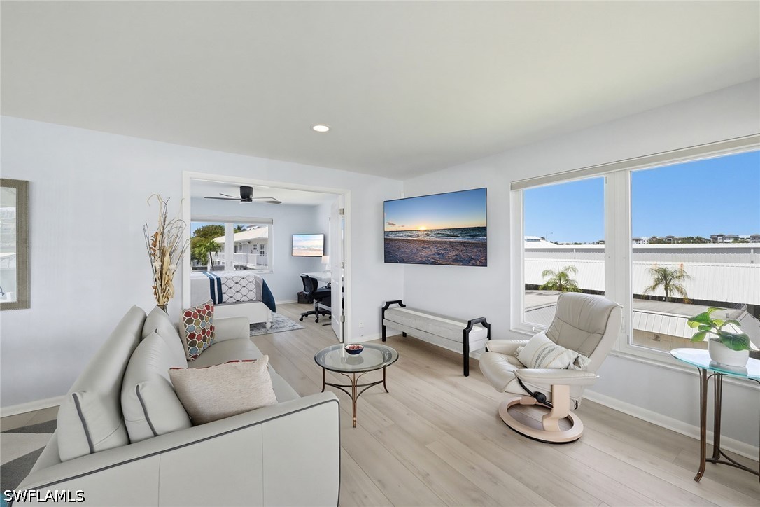 2 Bed Waterfront Home for Sale in Marina Manor, photo 6